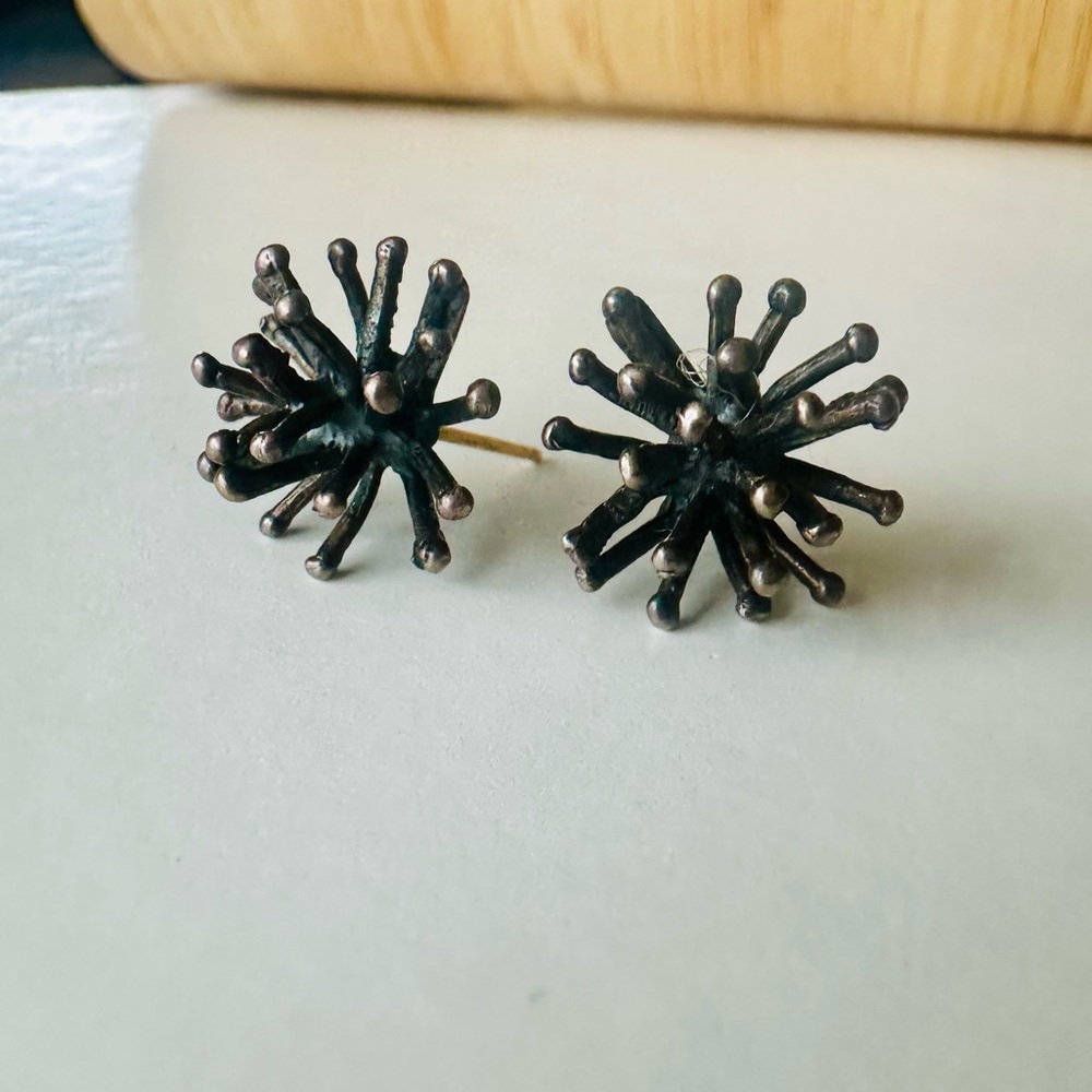 14k Vintage Sandra “Sandy” Baker Abstract Modernist Burst Earrings Silver - Picture 5 of 9